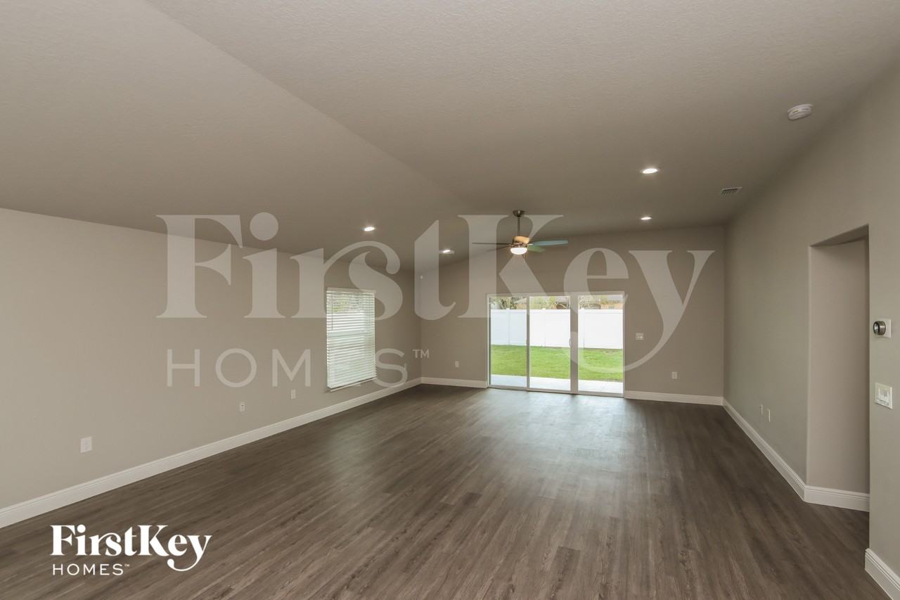 298 Ontario St Nw - Photo 3 of 15