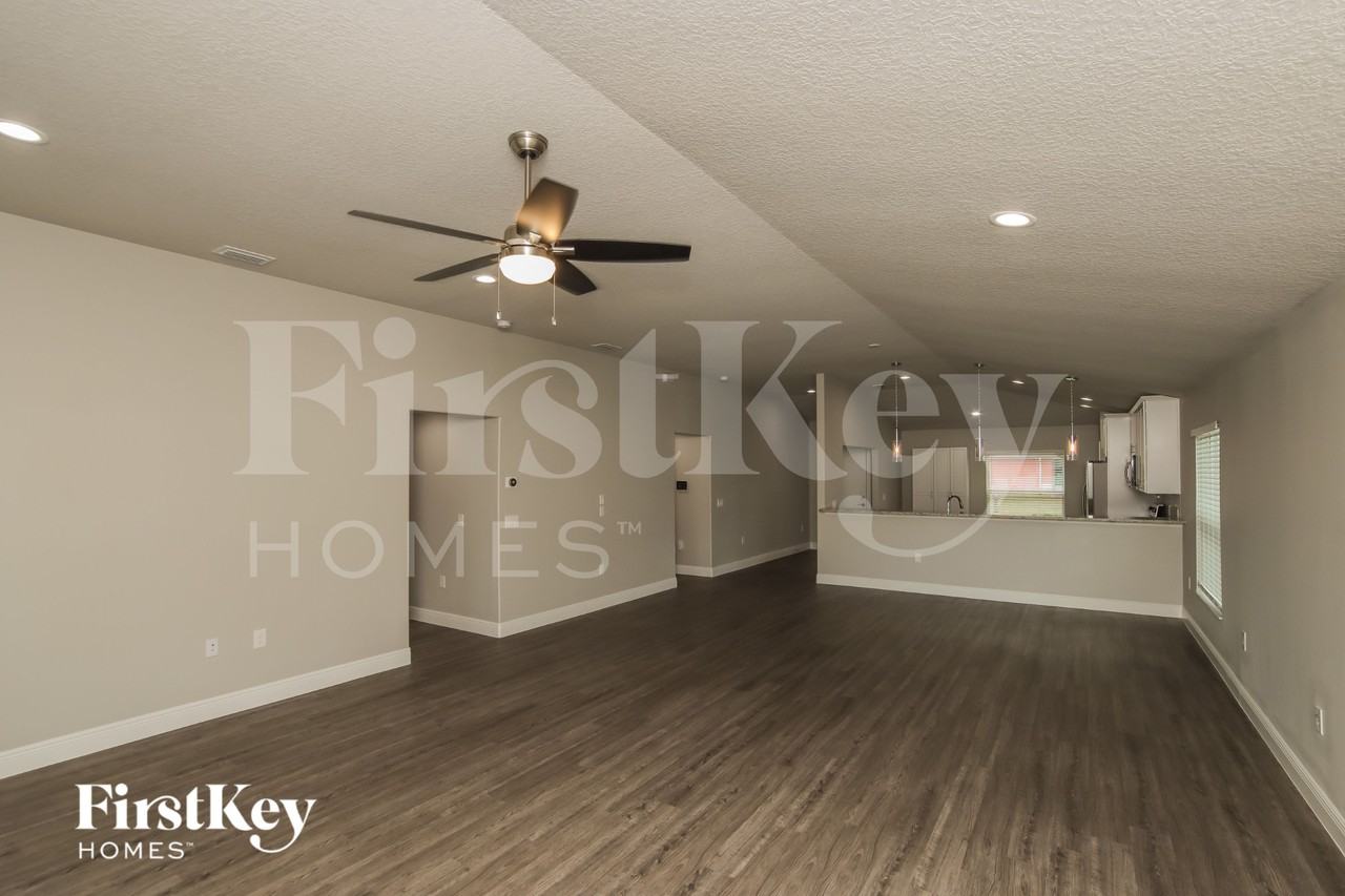 298 Ontario St Nw - Photo 4 of 15