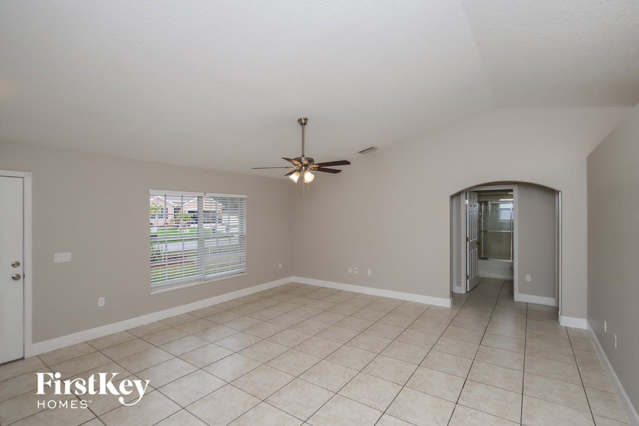 914 Caligula Ave Se - Photo 3 of 15