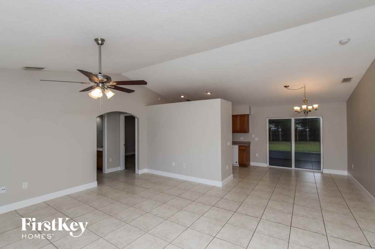 914 Caligula Ave Se - Photo 4 of 15