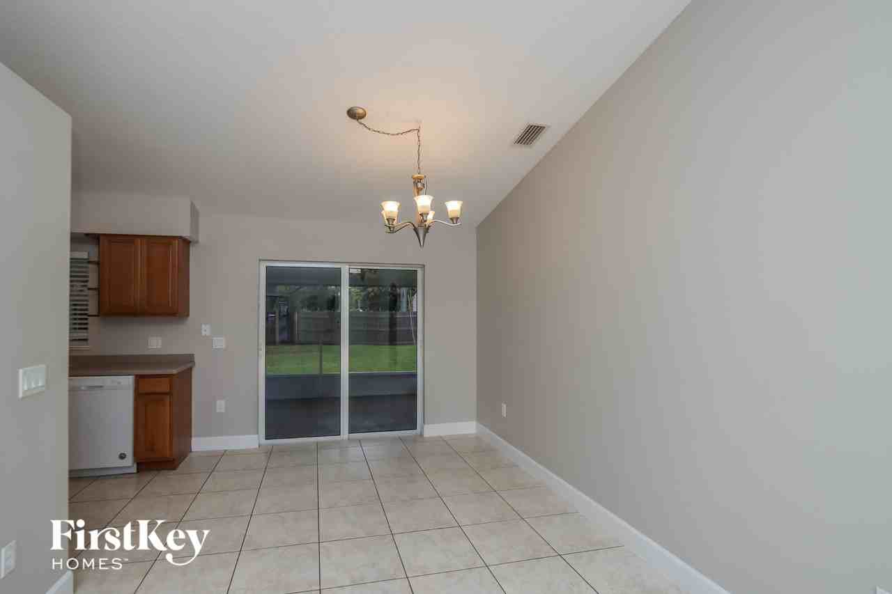 914 Caligula Ave Se - Photo 5 of 15