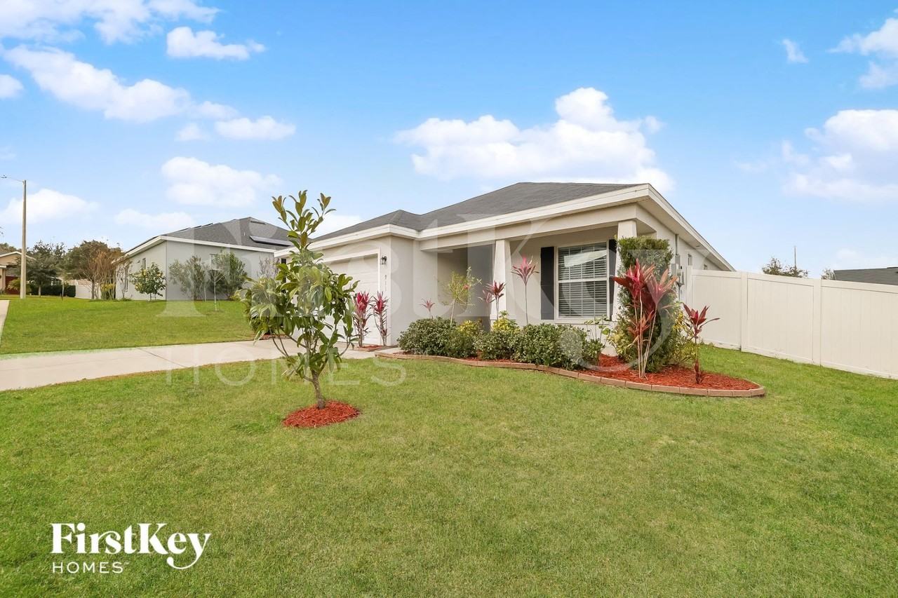 911 Kingfisher Dr - Photo 2 of 15