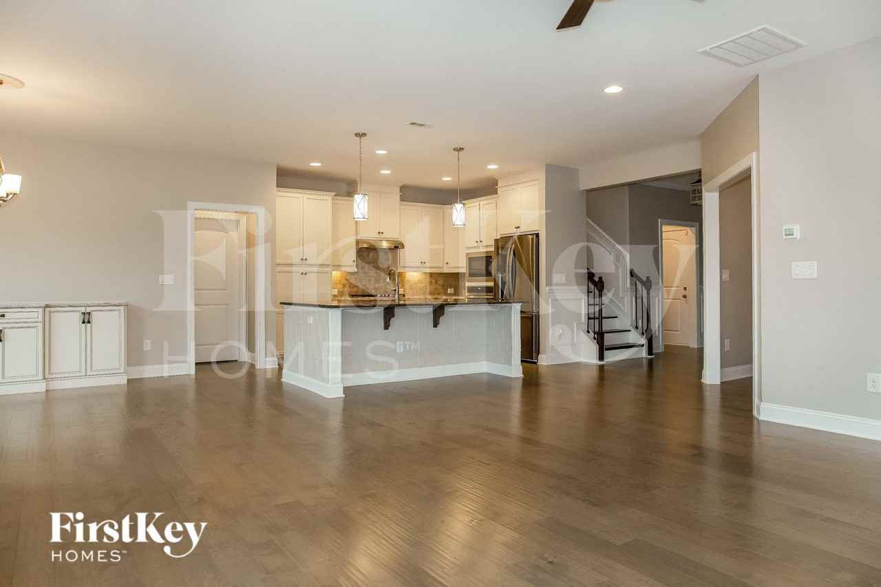 740 Wood Lily Dr - Photo 3 of 15