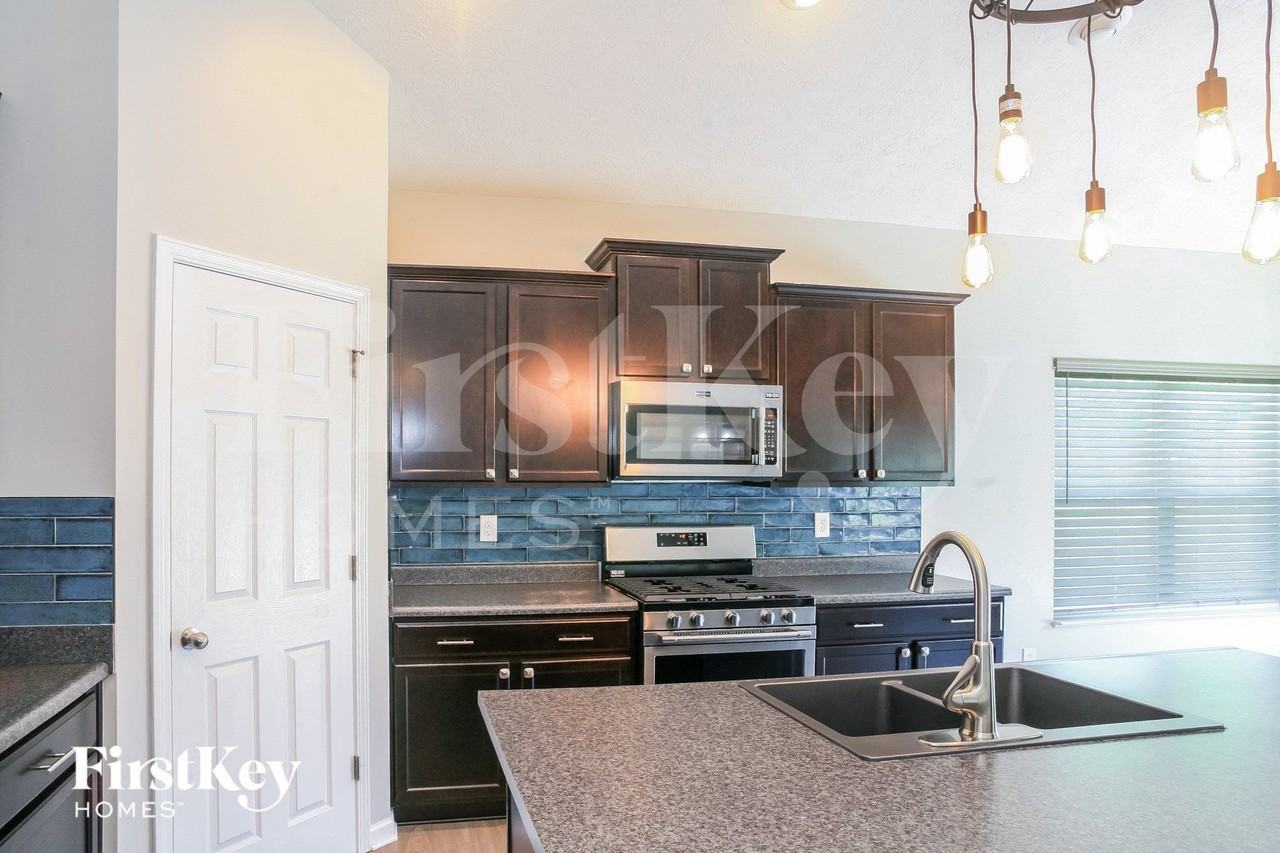 4225 Tiana Cir - Photo 6 of 15