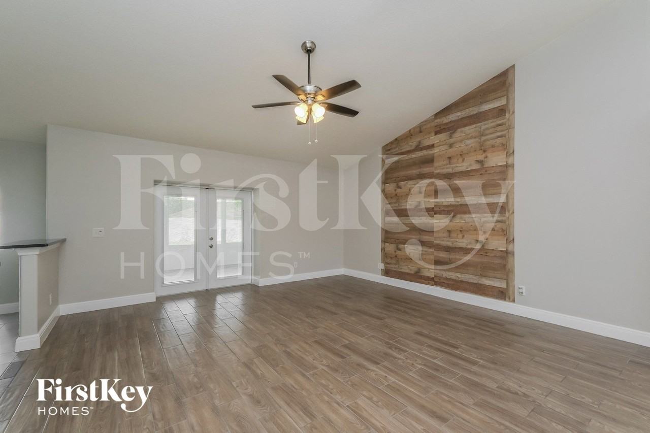 7536 Regents Garden Way - Photo 3 of 15