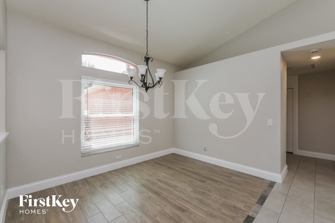 7536 Regents Garden Way - Photo 4 of 15