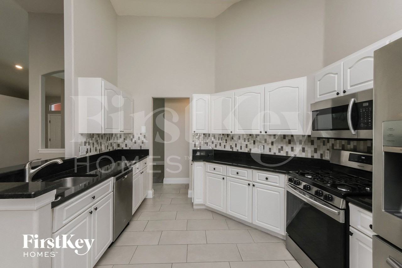 7536 Regents Garden Way - Photo 5 of 15