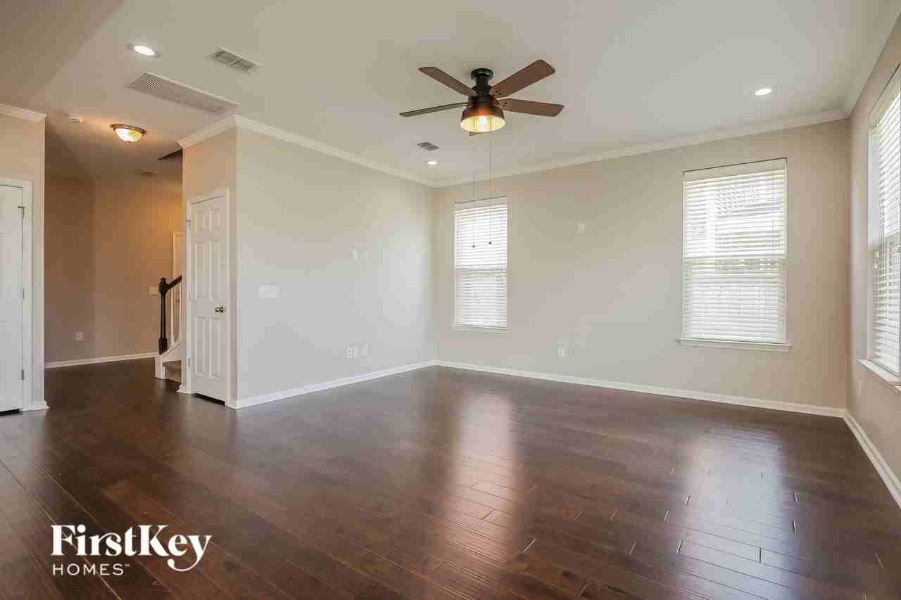 437 Northern Red Oak Dr - Photo 3 of 15