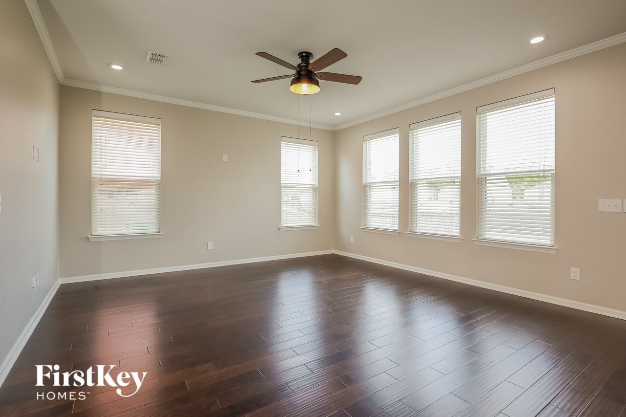 437 Northern Red Oak Dr - Photo 4 of 15