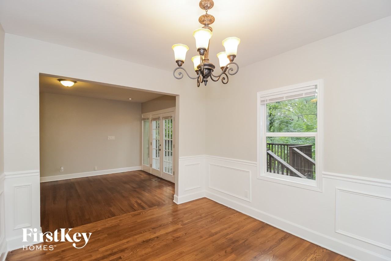 476 Rigby St Ne - Photo 4 of 15