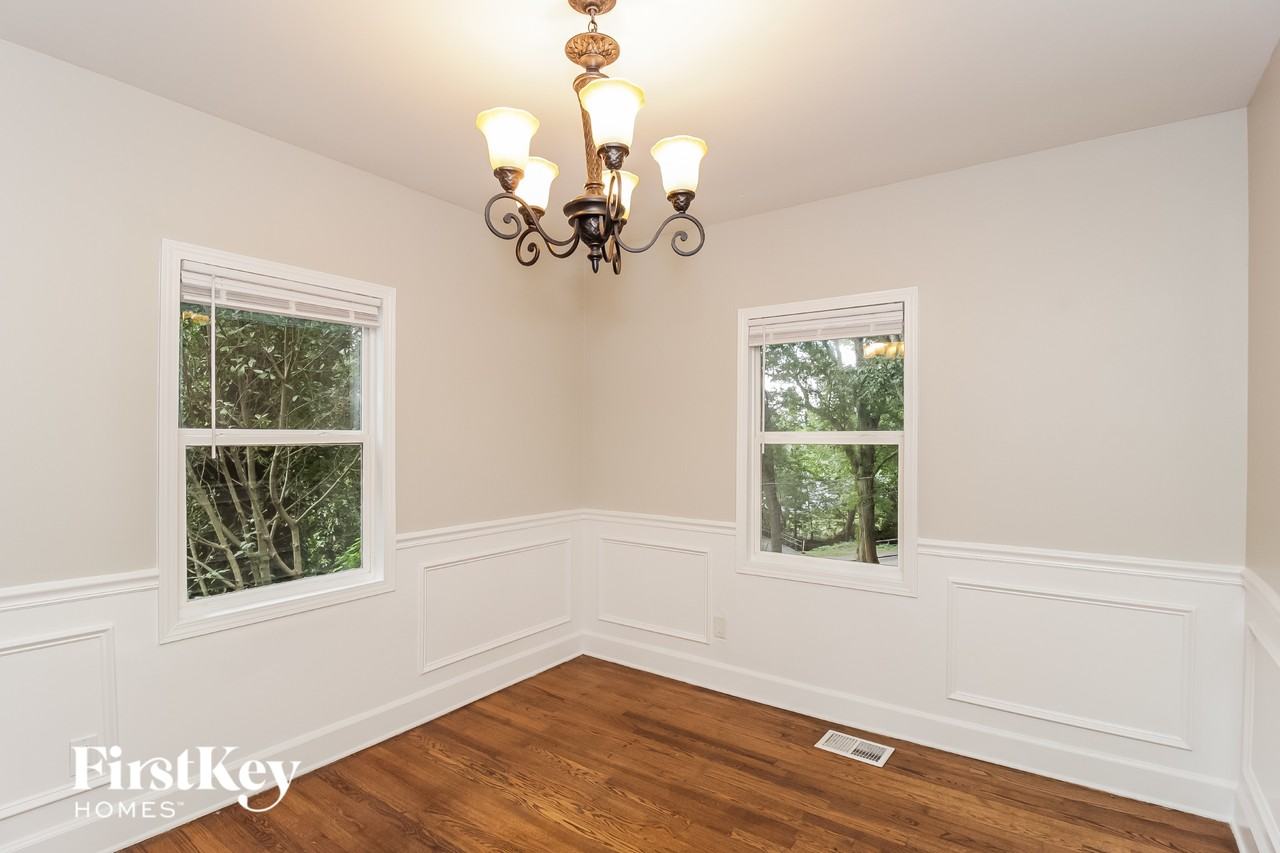 476 Rigby St Ne - Photo 5 of 15