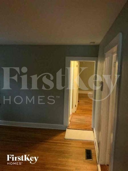 1028 Birch St Sw - Photo 2 of 10