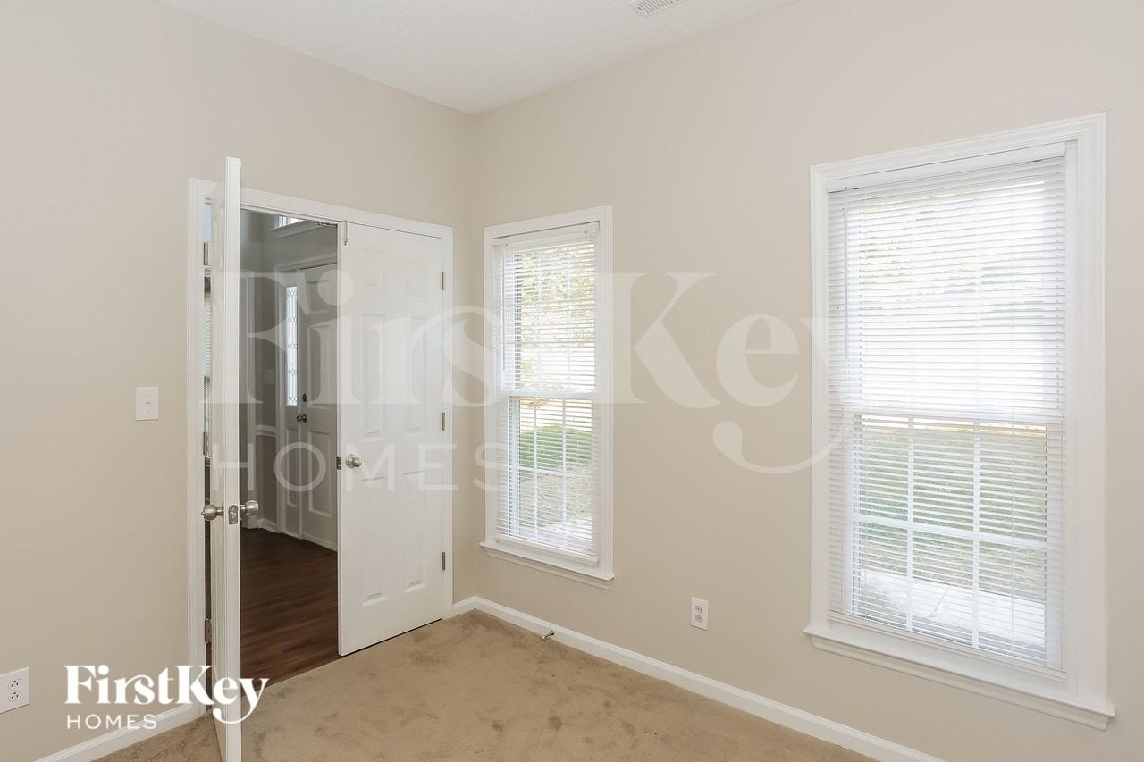 3883 Meadow Ridge Dr Nw - Photo 4 of 14