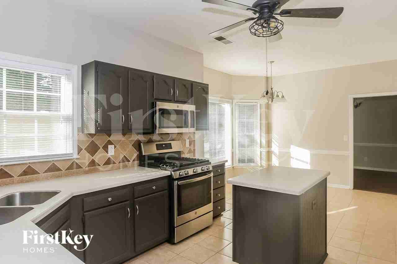 3883 Meadow Ridge Dr Nw - Photo 5 of 14