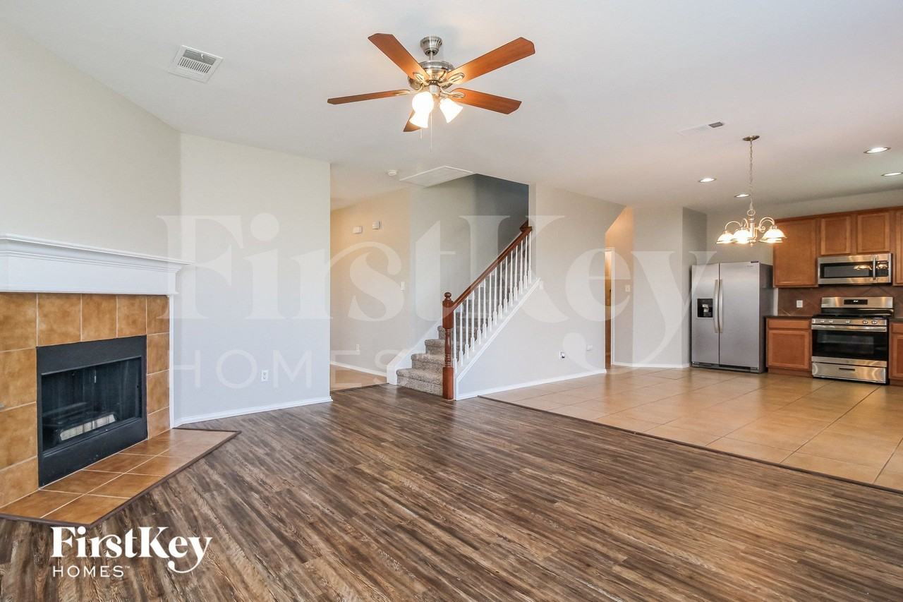 9921 Shelburne Rd - Photo 4 of 15