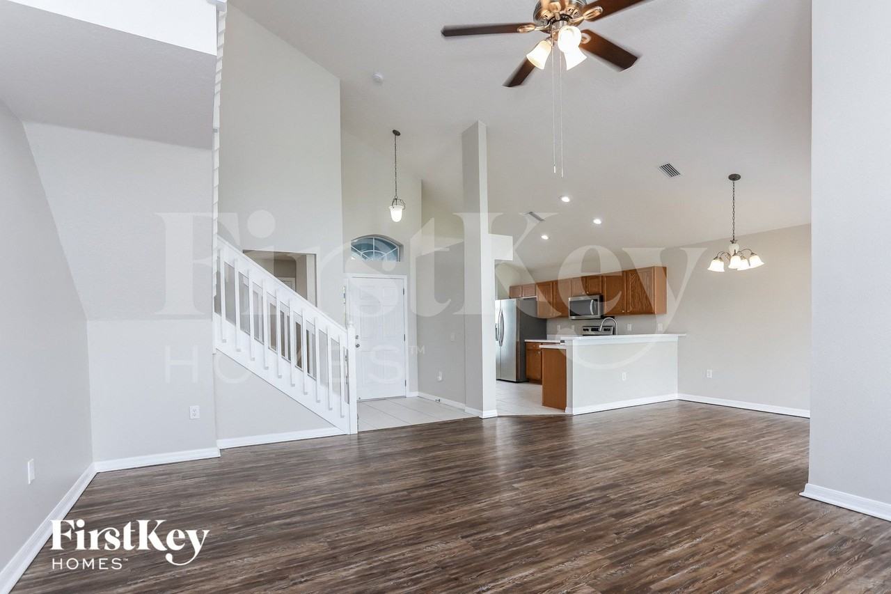 811 15th St Ne - Photo 3 of 15