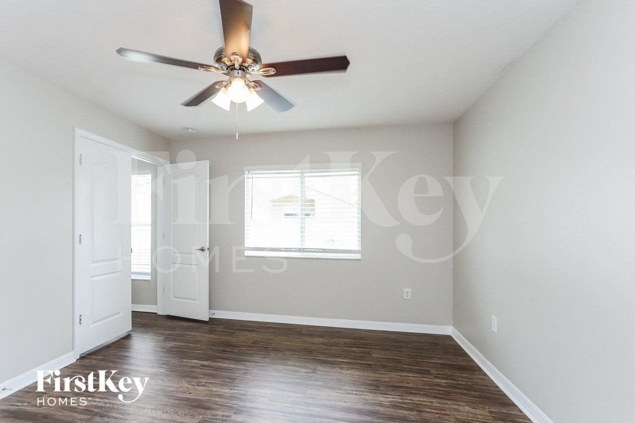 811 15th St Ne - Photo 7 of 15