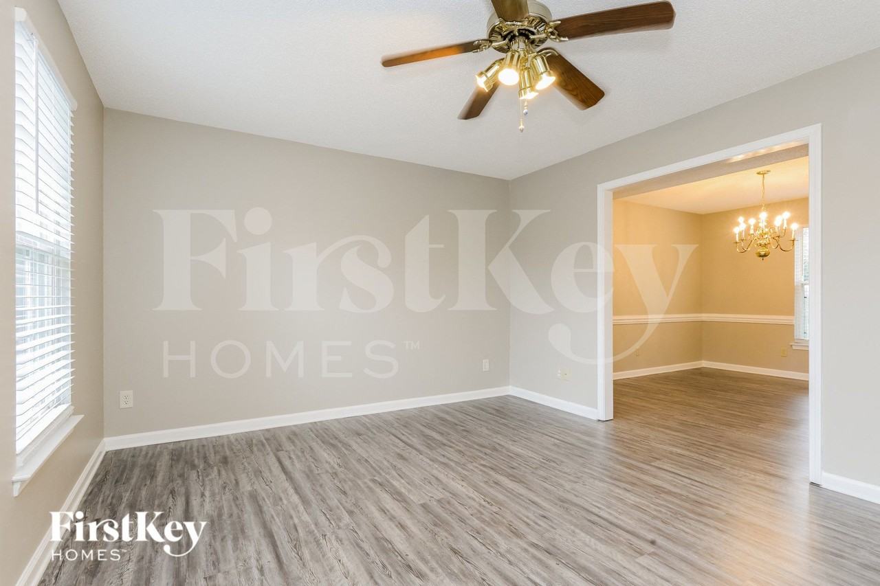6326 S Bend Ln - Photo 4 of 15