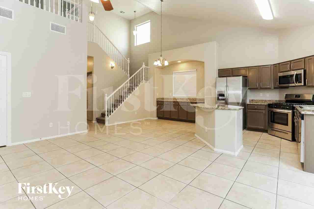 9512 Quitman Ave - Photo 3 of 15