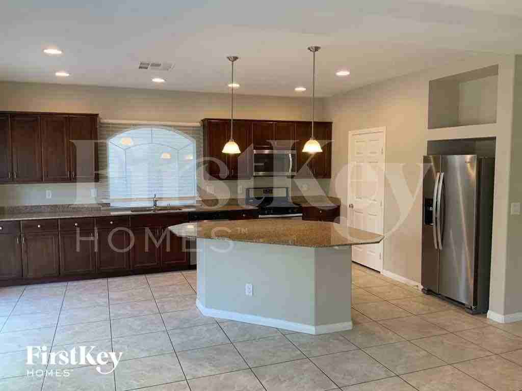 7248 Sierra Moon Ct - Photo 5 of 18