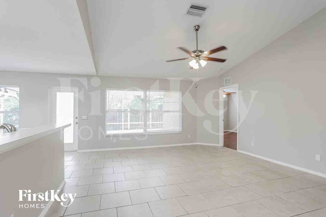 11863 Dunster Ln - Photo 2 of 15