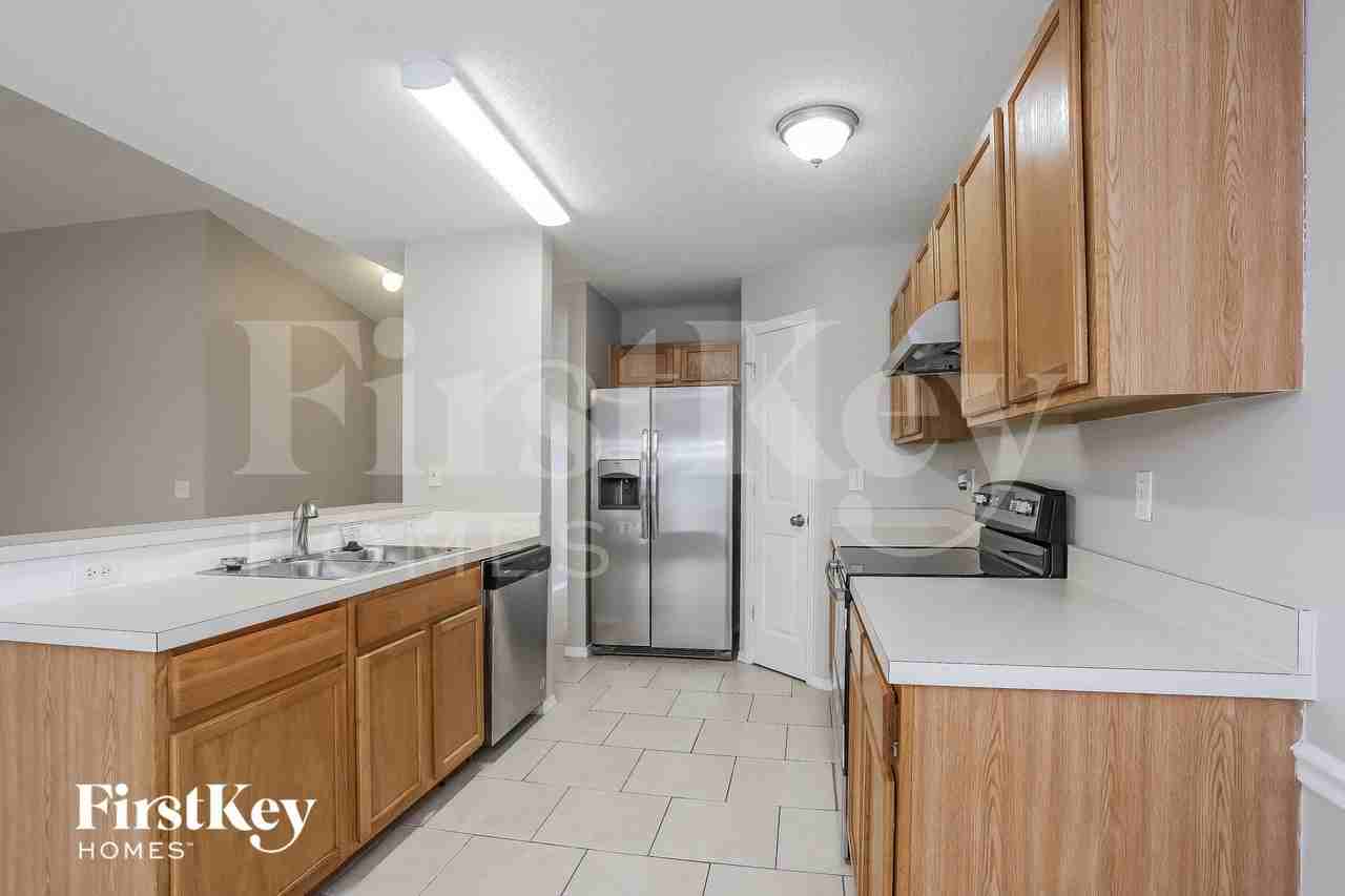 11863 Dunster Ln - Photo 4 of 15