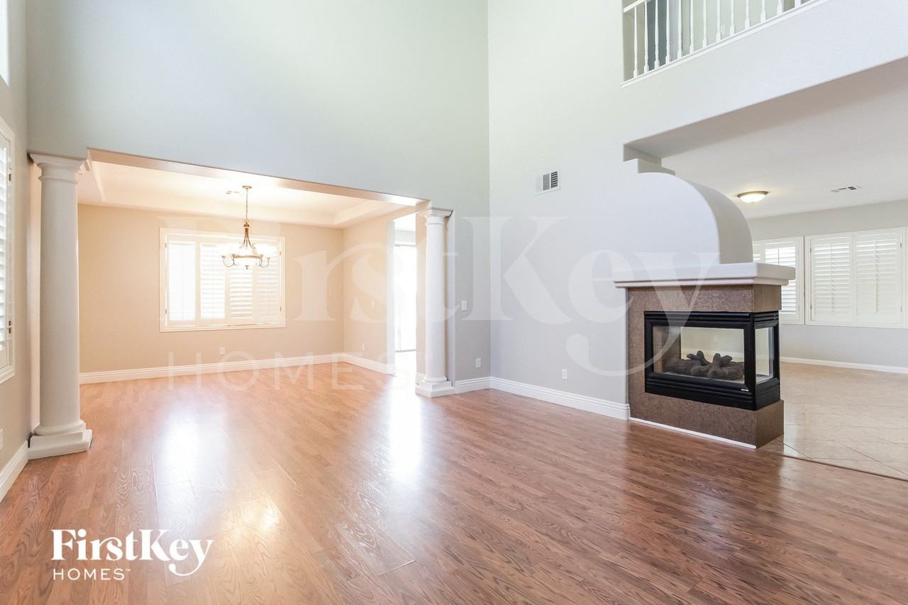 9100 Little Horse Ave - Photo 4 of 15