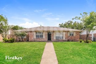 8902 Deerwood Dr - Photo 1 of 1