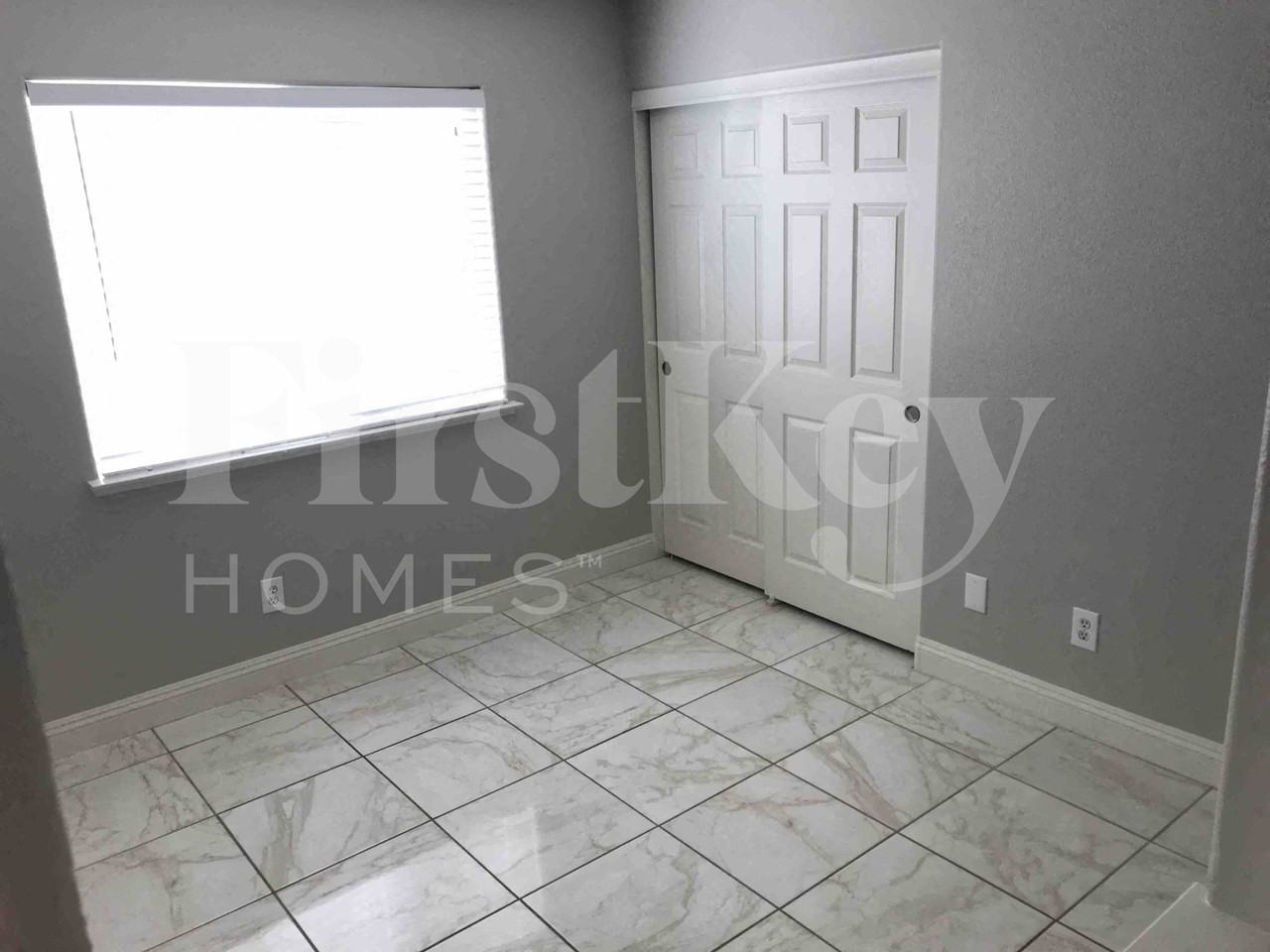 8041 Hilliard Ave - Photo 6 of 28