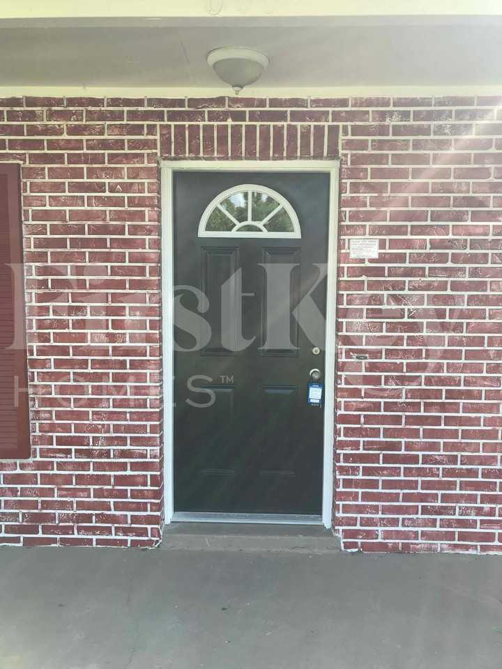 660 Flagler Dr - Photo 2 of 20