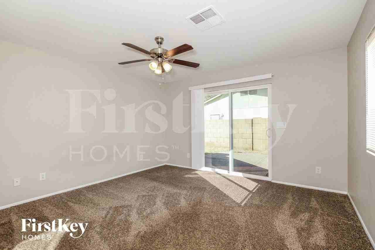 5031 W Windrose Dr - Photo 7 of 15