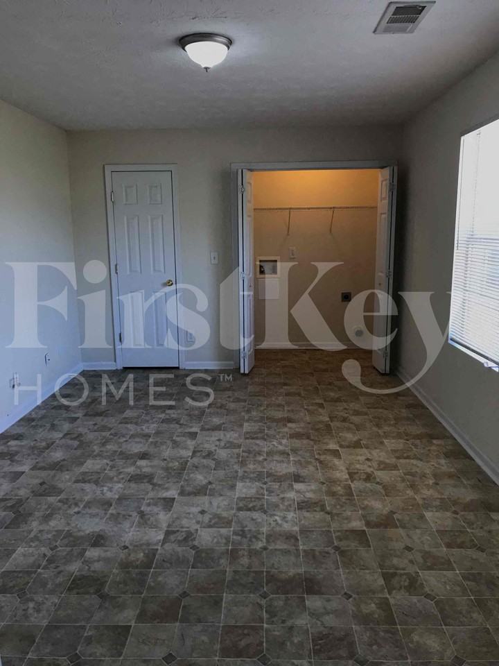 420 Underwood Ct - Photo 5 of 17