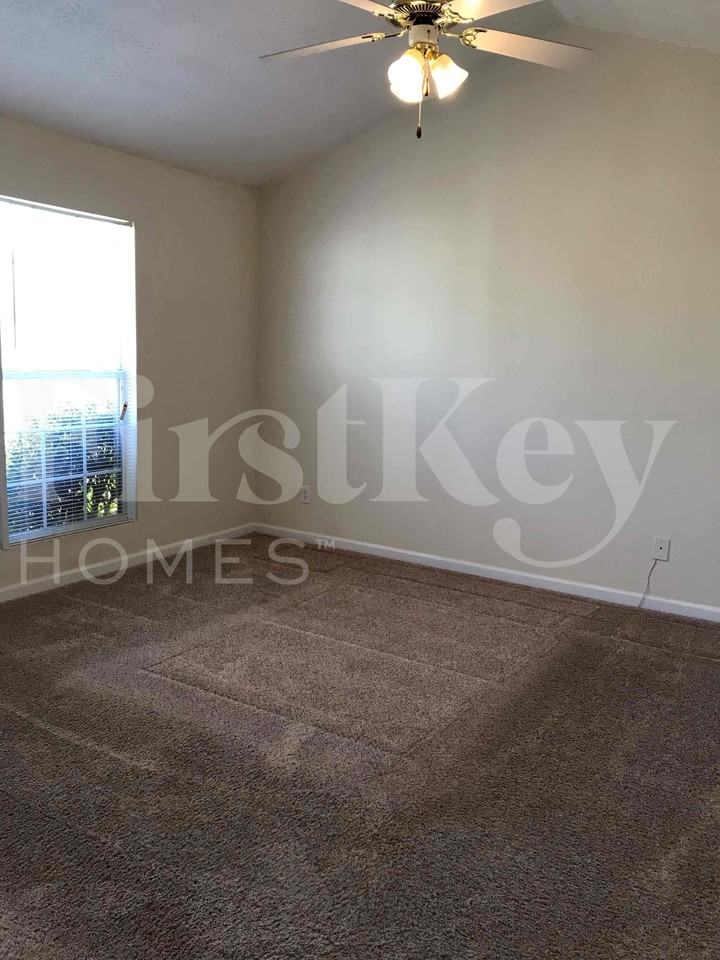 420 Underwood Ct - Photo 7 of 17