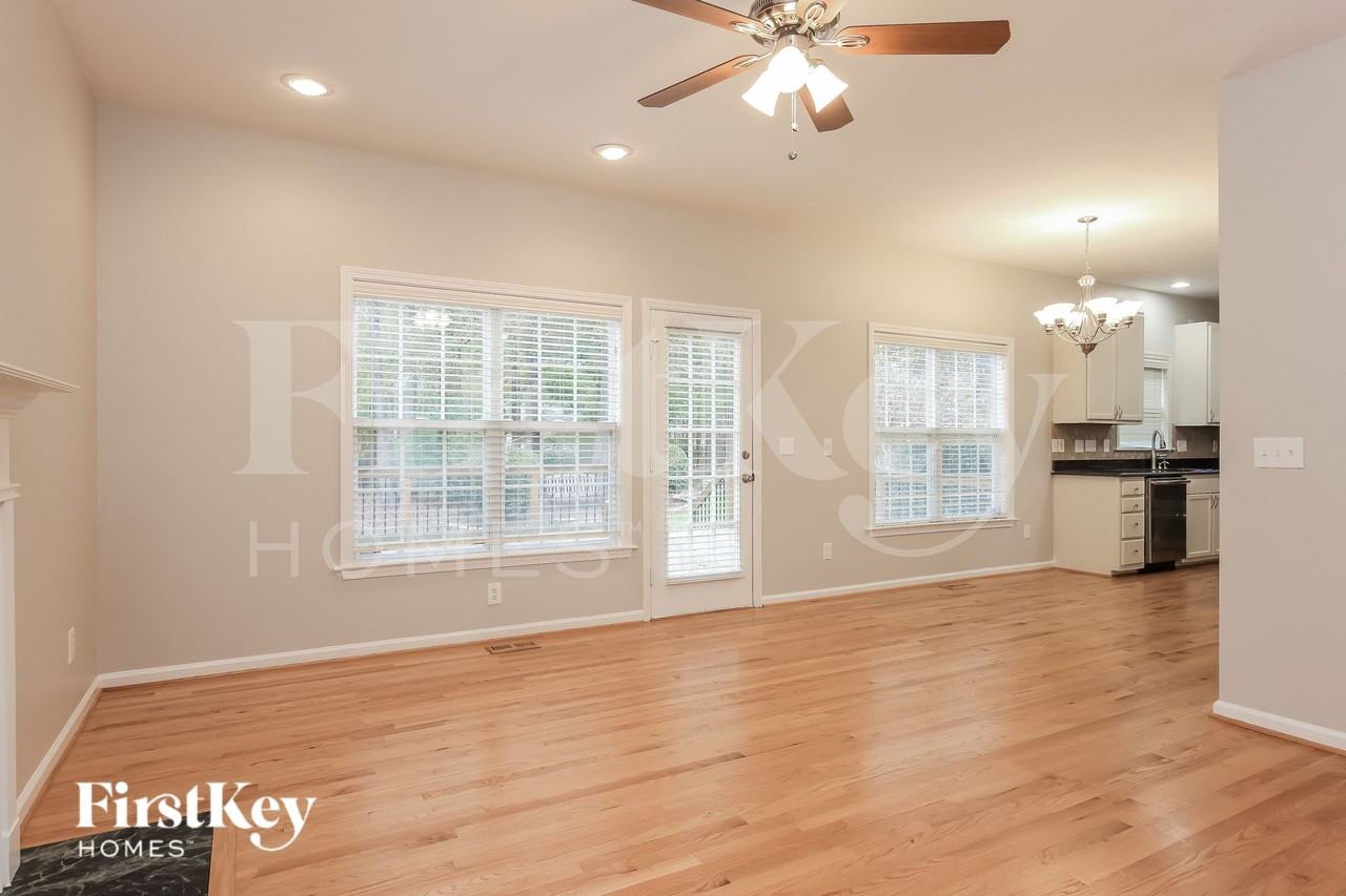 3802 Northumberland Dr - Photo 2 of 15
