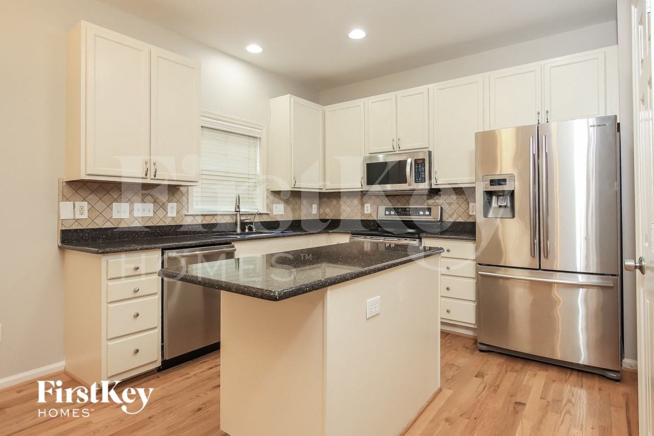 3802 Northumberland Dr - Photo 6 of 15