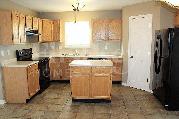 3624 Fredricksburg Dr - Photo 4 of 15