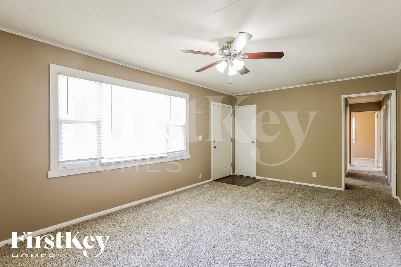 3605 Ne 54th St - Photo 5 of 18