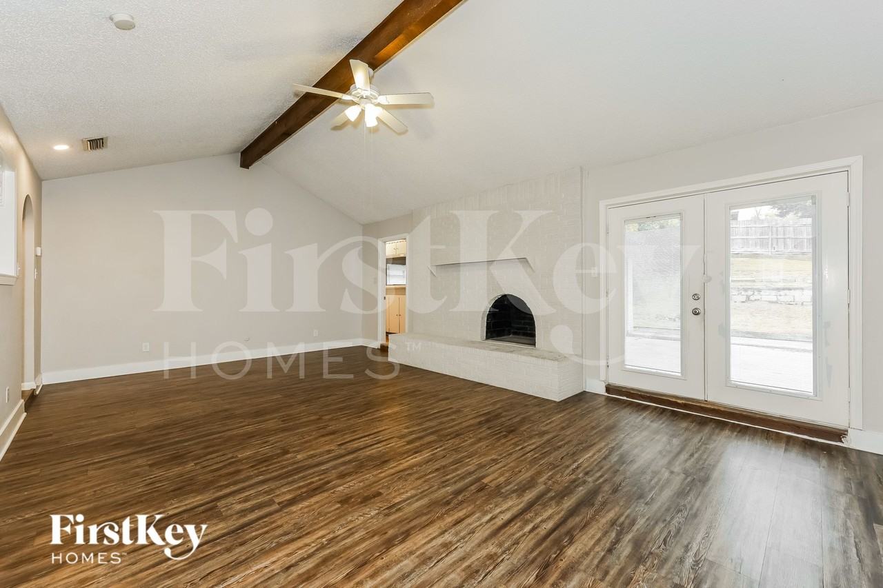 3417 Willowcrest Dr - Photo 2 of 16