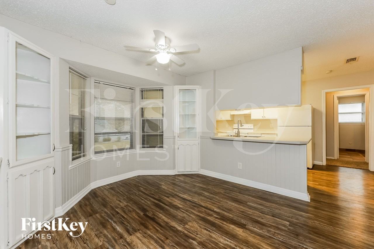 3417 Willowcrest Dr - Photo 4 of 16