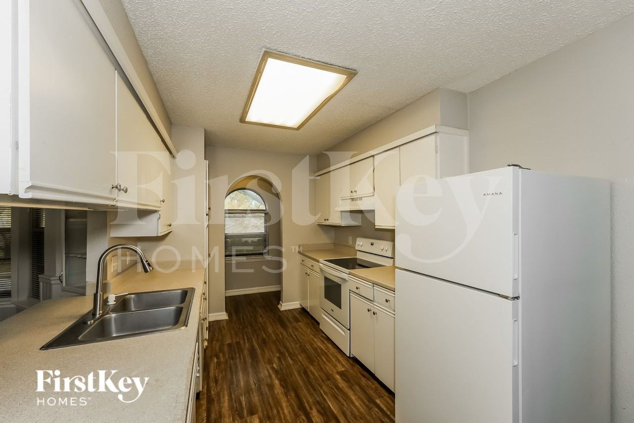 3417 Willowcrest Dr - Photo 5 of 16