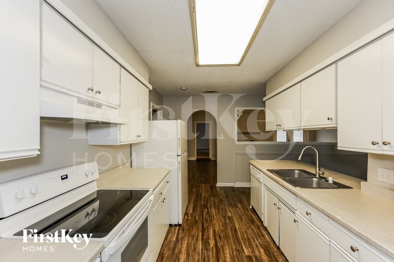 3417 Willowcrest Dr - Photo 6 of 16