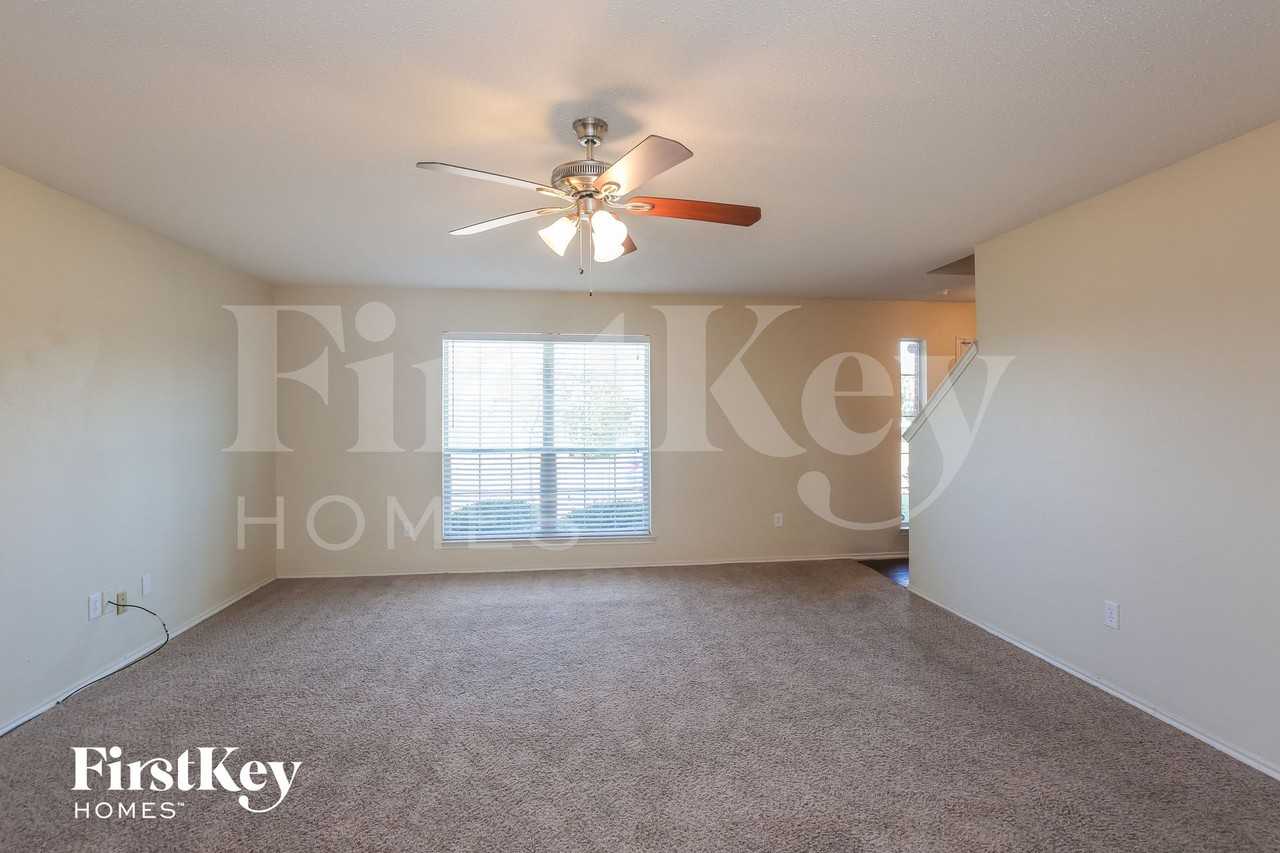 2900 Ocean Dr - Photo 2 of 15