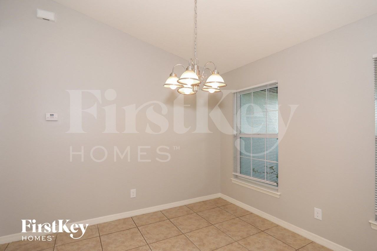 2616 Nw 1st Pl - Photo 3 of 15