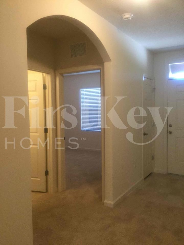 2472 Se Floresta Dr - Photo 6 of 45