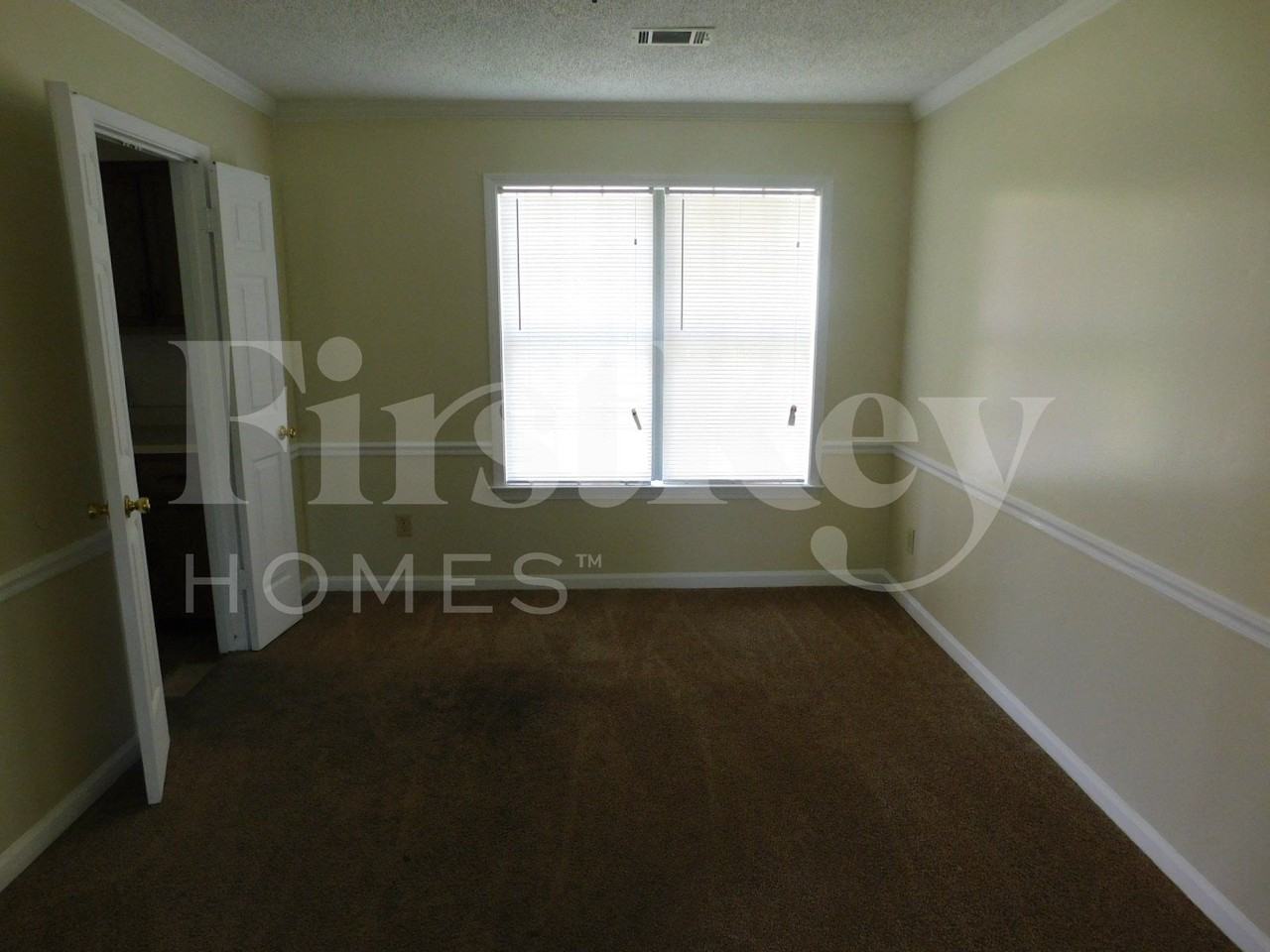 2428 Green Glen Dr - Photo 3 of 15