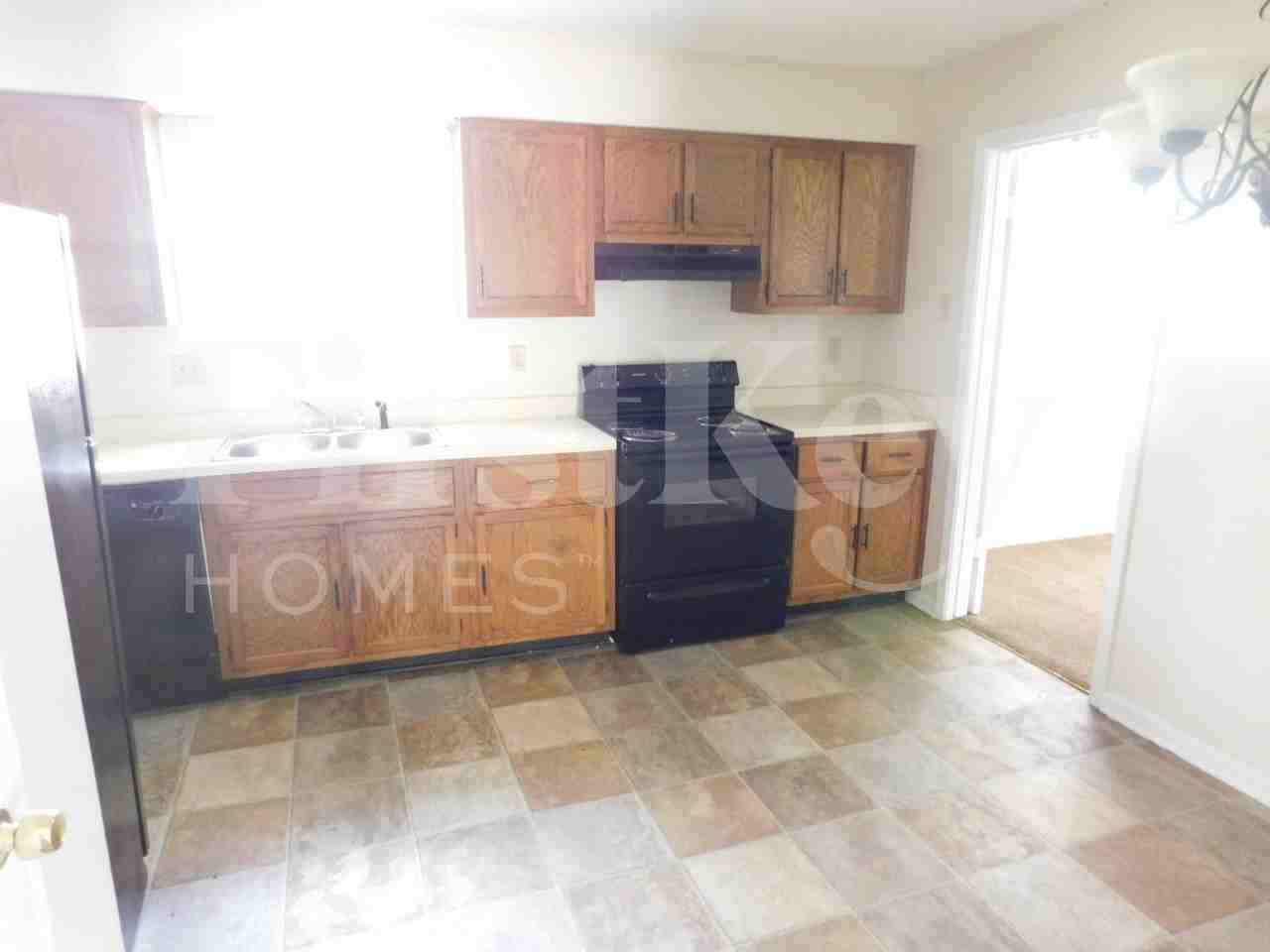 2428 Green Glen Dr - Photo 5 of 15