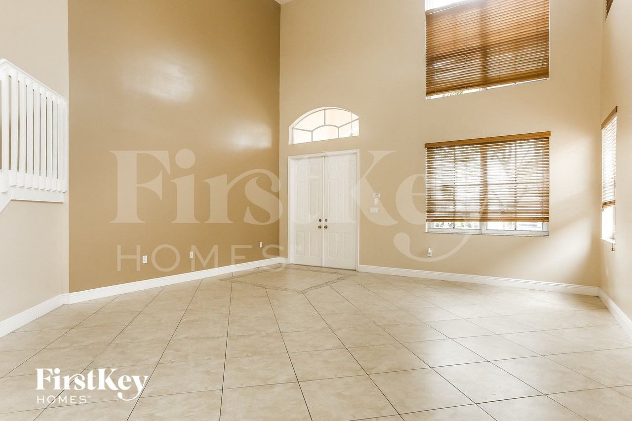 2332 Swavenue - Photo 3 of 15