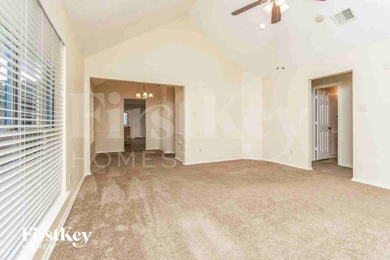 2021 Greenview Dr #A - Photo 3 of 15