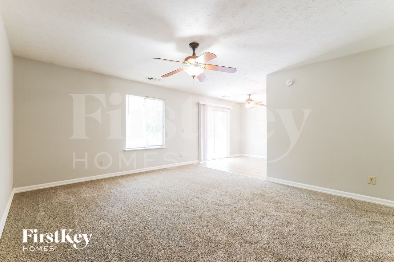 1675 Pilgrim Way - Photo 3 of 19