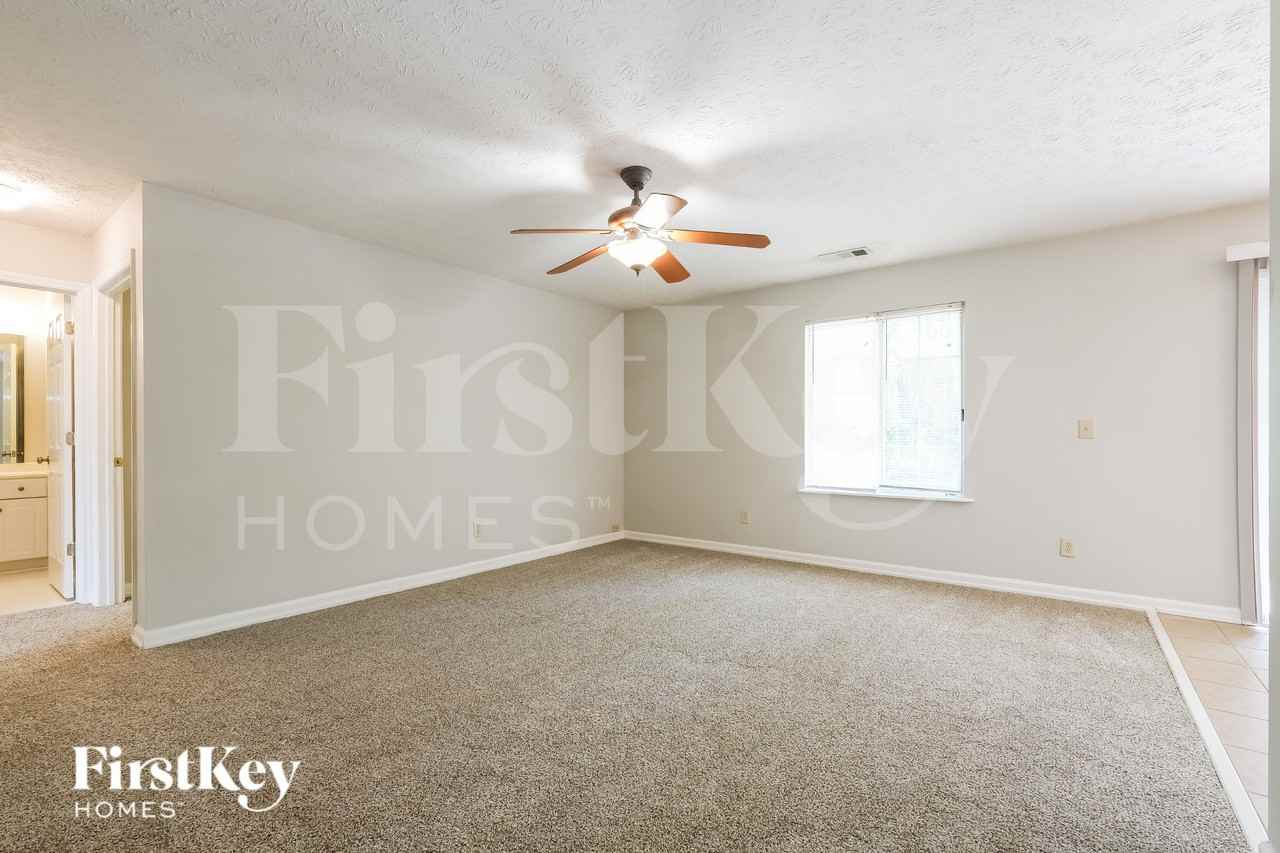 1675 Pilgrim Way - Photo 4 of 19